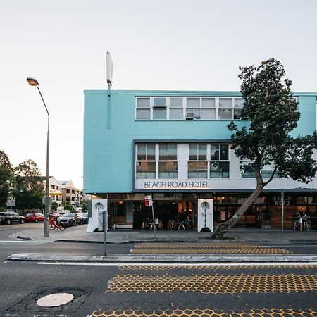 Barrys Beach Road Hotel Sydney Exteriör bild