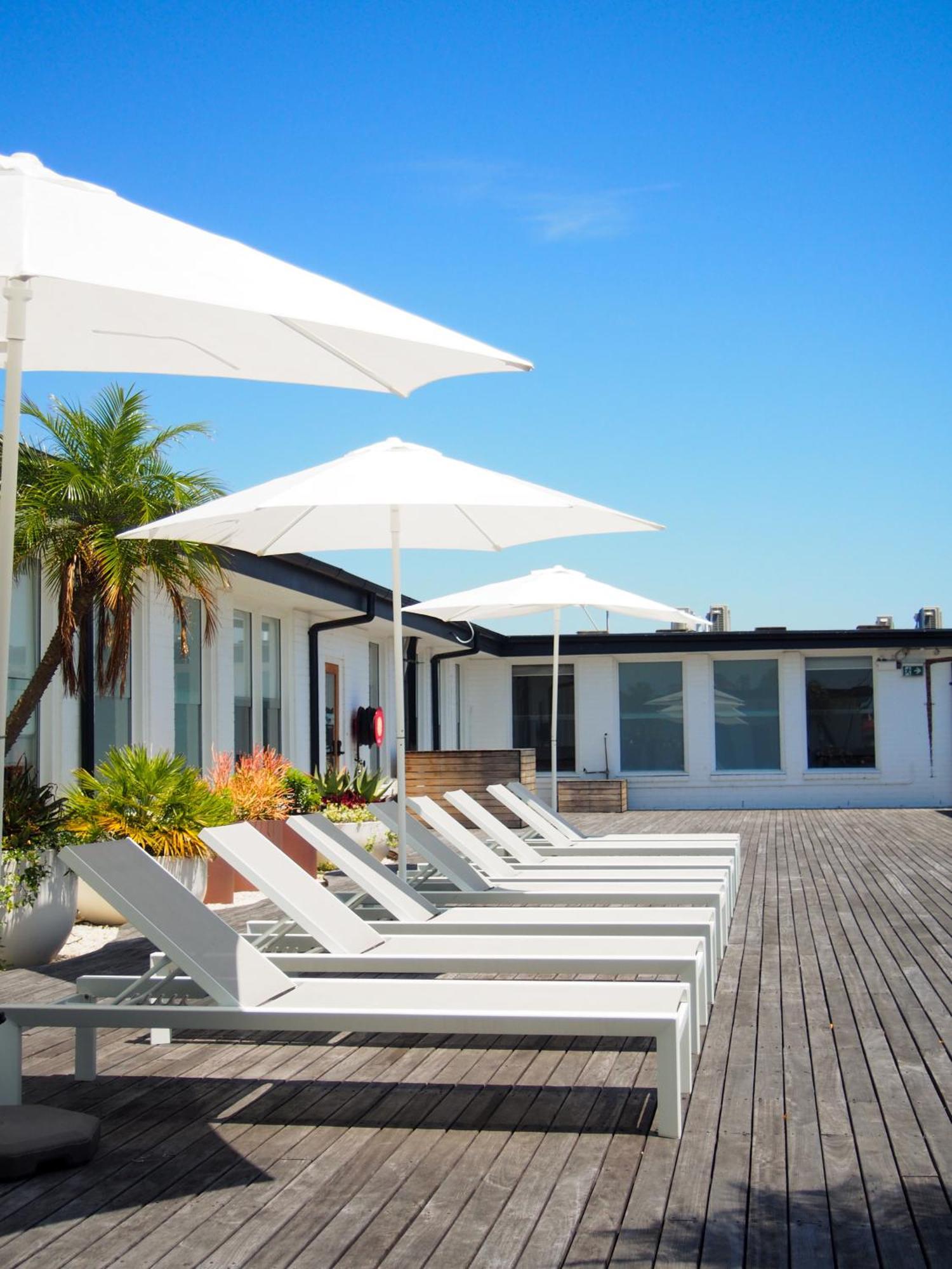 Barrys Beach Road Hotel Sydney Exteriör bild